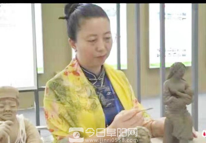 让泥土变成淮河岸边非遗文化永芬芳 ——访民间非遗文化传承人、安徽省霍邱县临淮岗田氏泥塑艺术传人田孝琴 让泥土变成淮河岸边非遗文化永芬芳 ——访民间非遗文化传承人、安徽省霍邱县临淮岗田氏泥塑艺术传人田孝琴