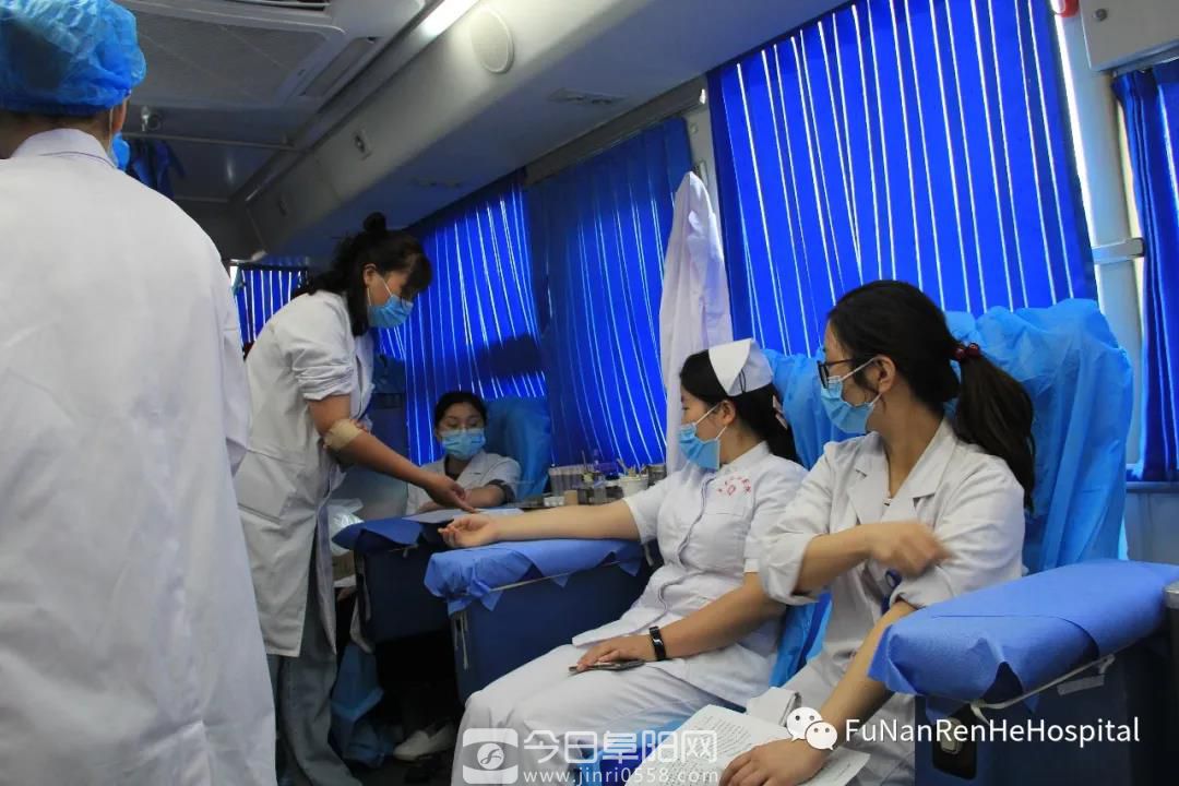 “无偿献血就是延续生命” “无偿献血就是延续生命”
