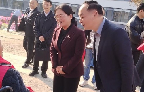 阜阳颍州区两家民企:近万元物资关爱老人